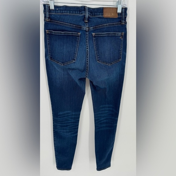 Madewell 9" Mid-Rise Skinny Jeans in Larkspur Wash: TENCEL™ Denim Edition - Picture 3 of 14